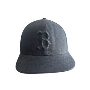 New Era 59FIFTY Boston Red Sox Fitted Hat Black Size 7 100% Wool MLB Merchandise